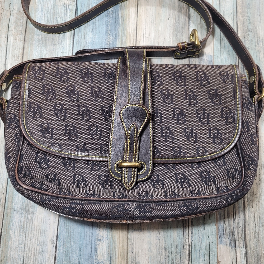 Dooney & Bourke  Flap Crossbody Purse. - Picture 15 of 16